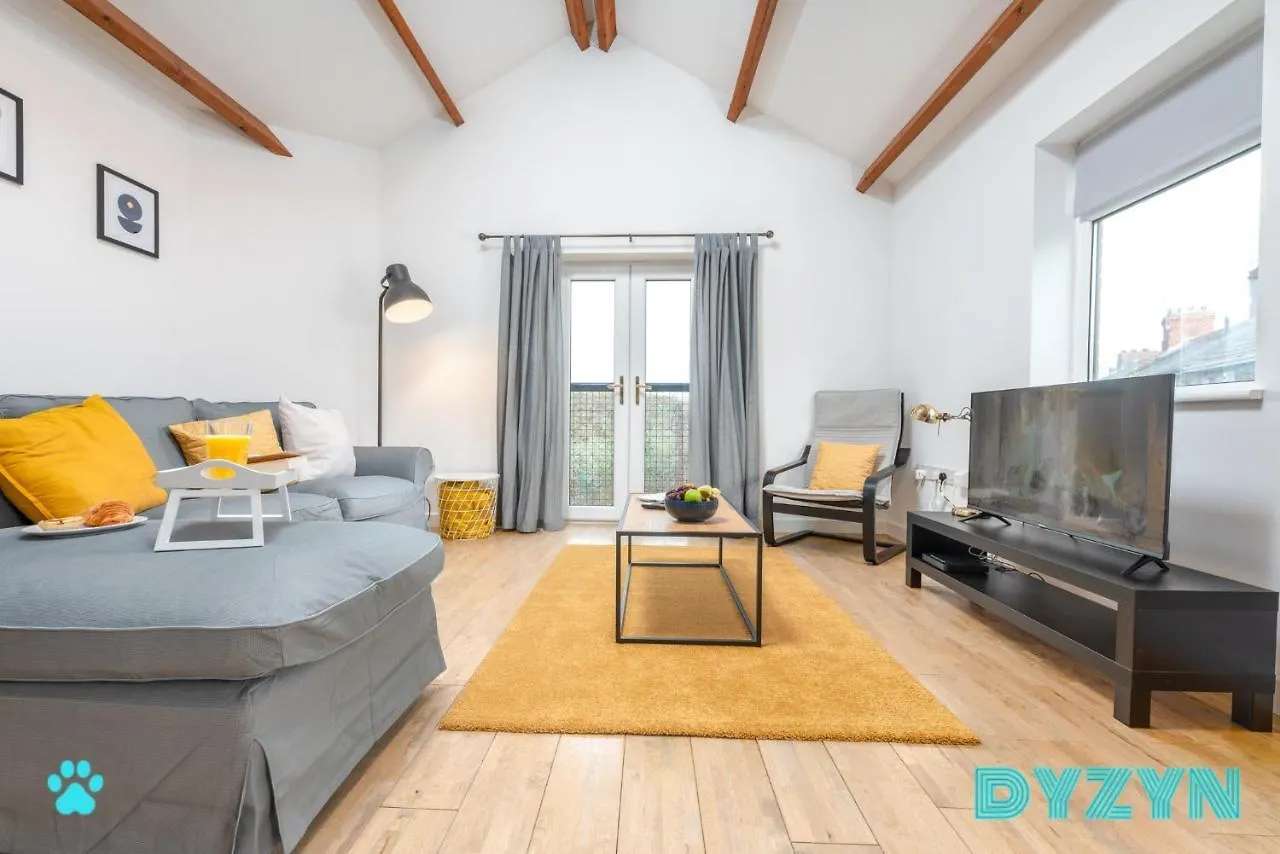 Holiday home The Nest - Parking - Garden - By Dyzyn Villa Cardiff