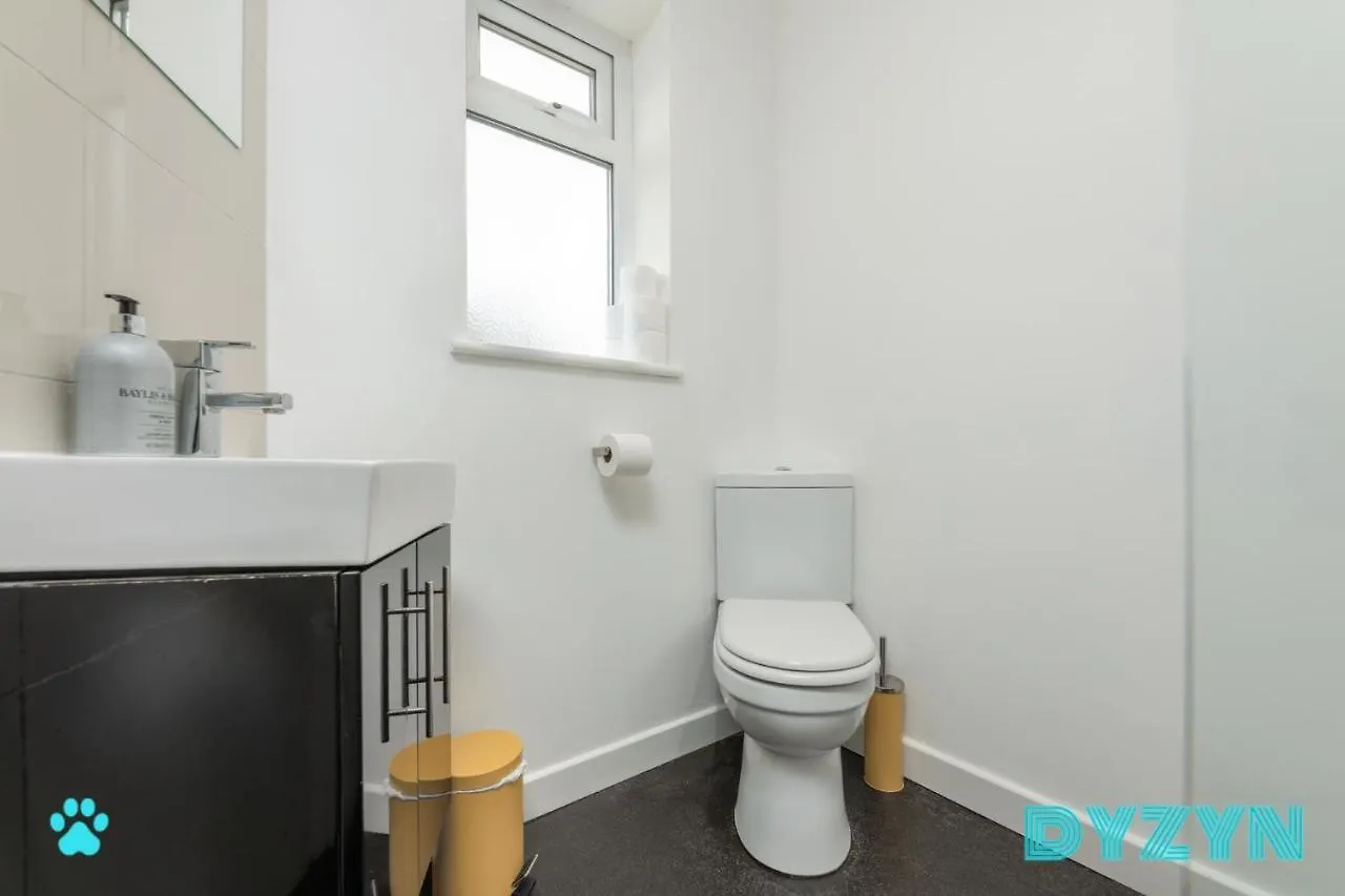 Holiday home The Nest - Parking - Garden - By Dyzyn Villa Cardiff United Kingdom