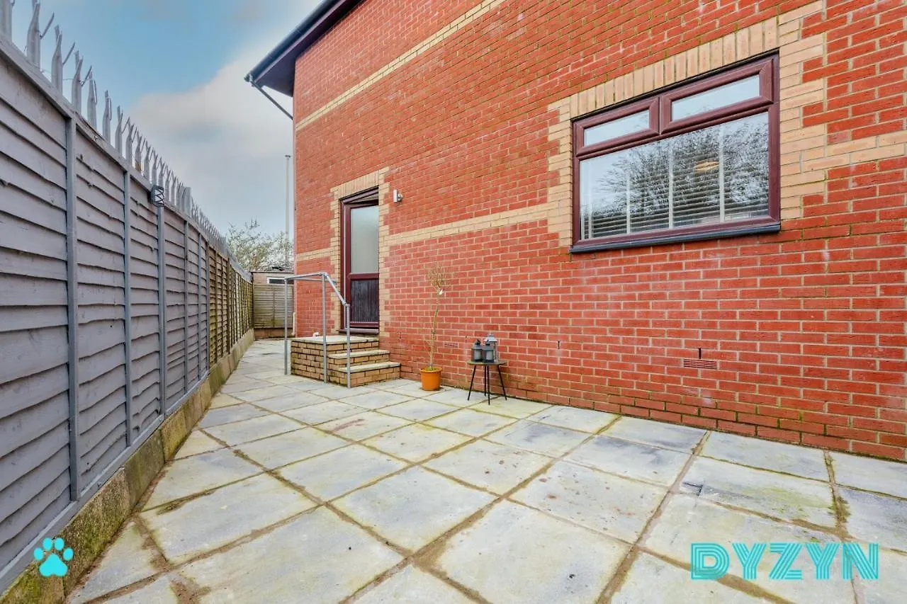 The Nest - Parking - Garden - By Dyzyn Villa Cardiff