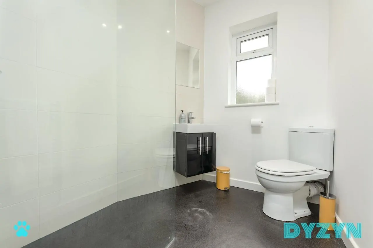 The Nest - Parking - Garden - By Dyzyn Villa Cardiff