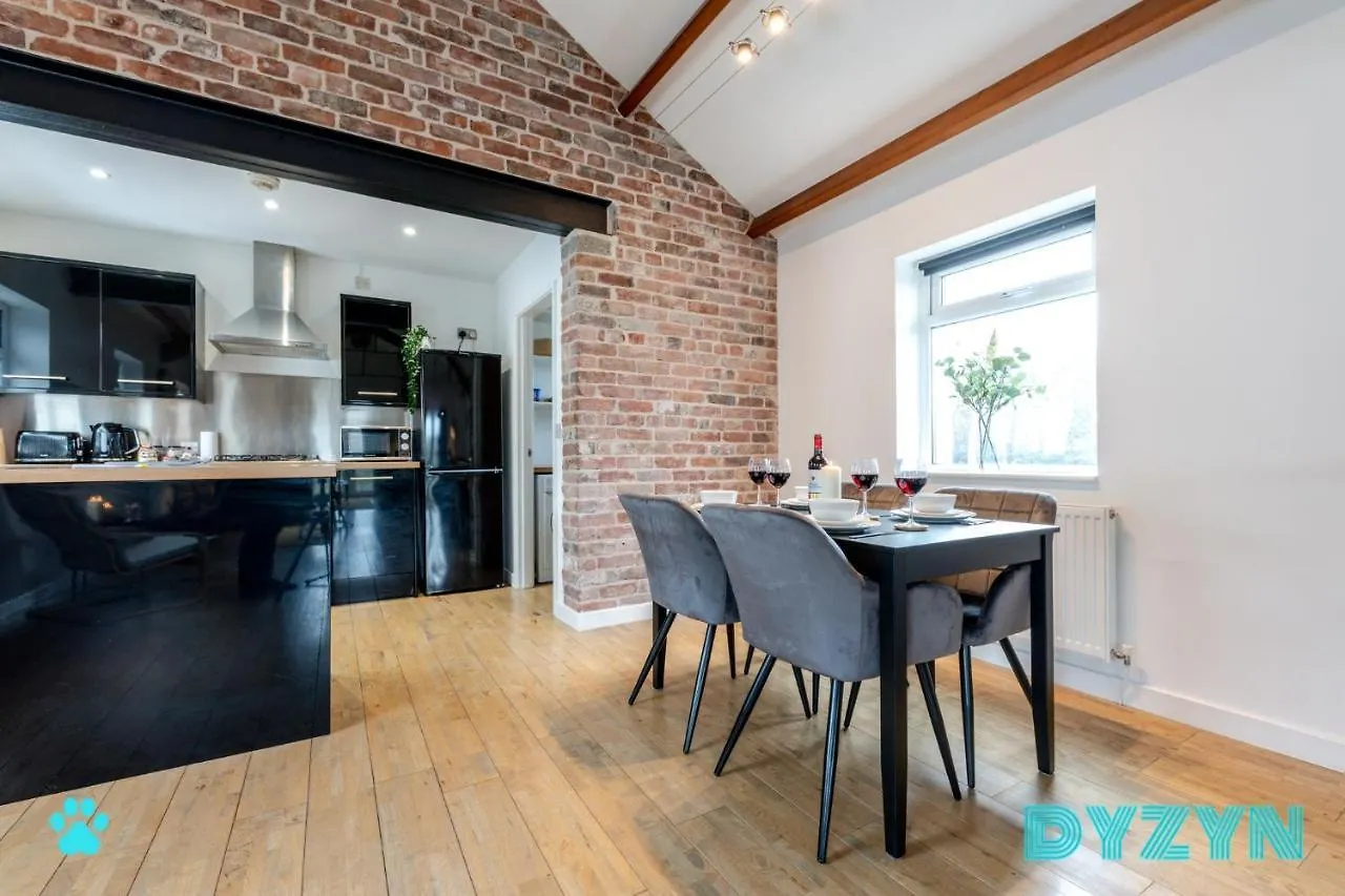 Holiday home The Nest - Parking - Garden - By Dyzyn Villa Cardiff
