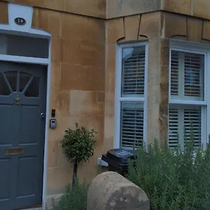 Pass The Keys Beautiful 3 Bedroom House With Great Views Of Holiday home Bath